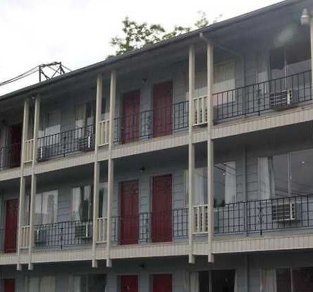 Cougar Land Motel Pullman Extérieur photo
