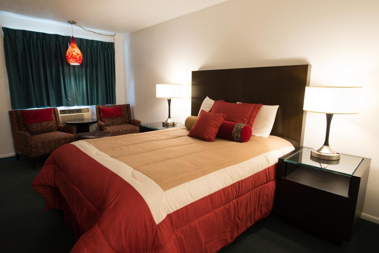 Cougar Land Motel Pullman Extérieur photo