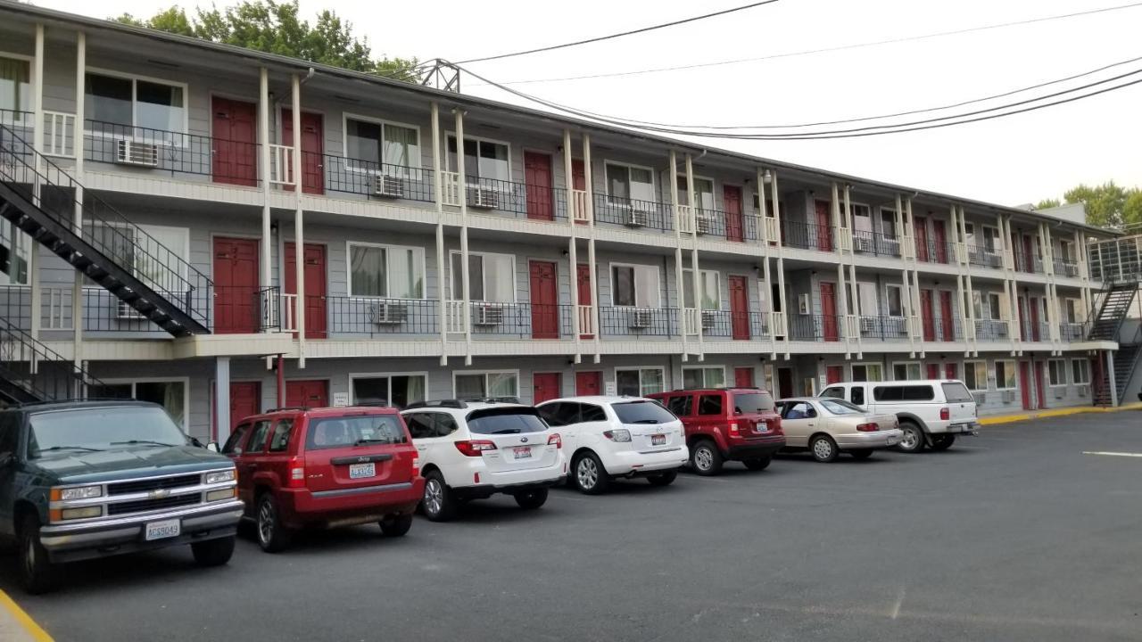Cougar Land Motel Pullman Extérieur photo