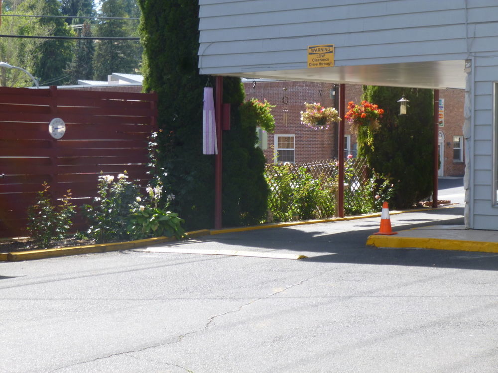Cougar Land Motel Pullman Extérieur photo