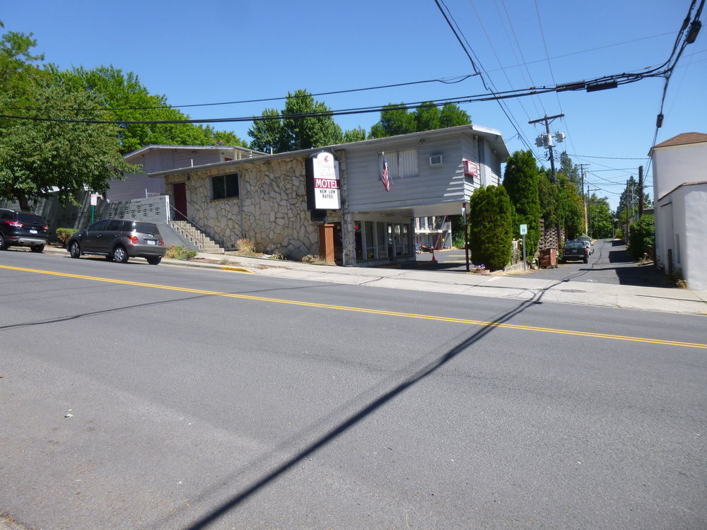 Cougar Land Motel Pullman Extérieur photo