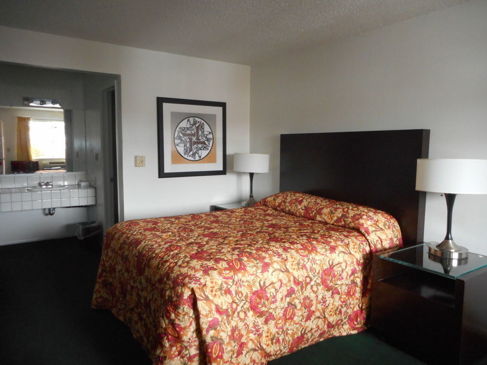 Cougar Land Motel Pullman Extérieur photo