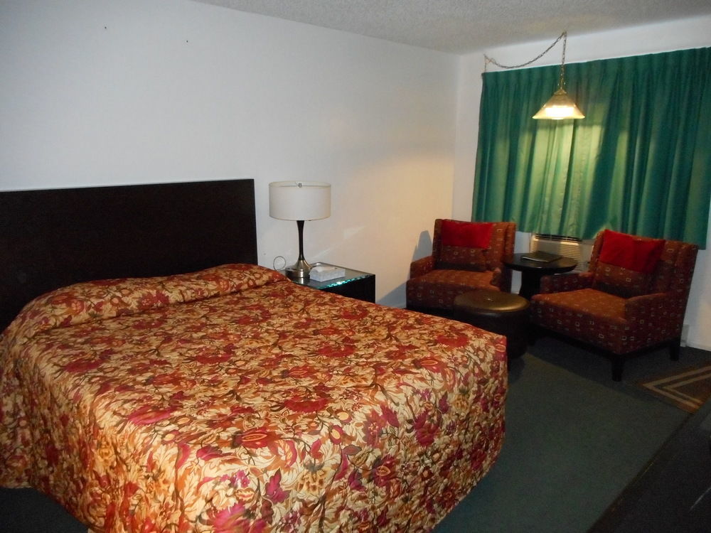 Cougar Land Motel Pullman Extérieur photo
