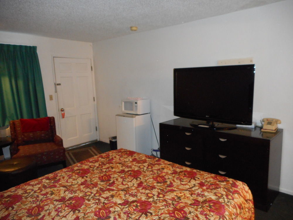 Cougar Land Motel Pullman Extérieur photo