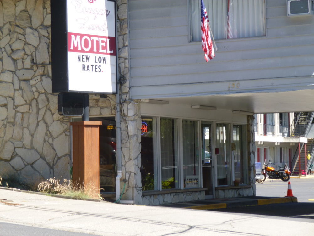 Cougar Land Motel Pullman Extérieur photo