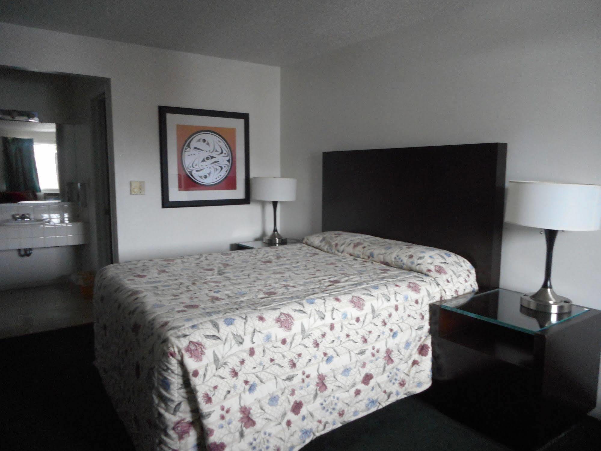 Cougar Land Motel Pullman Extérieur photo