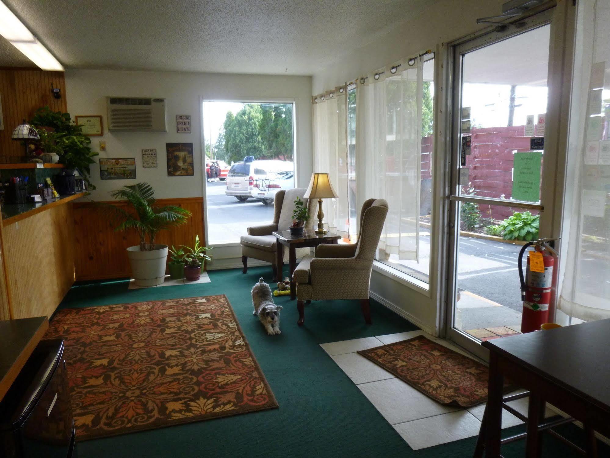 Cougar Land Motel Pullman Extérieur photo